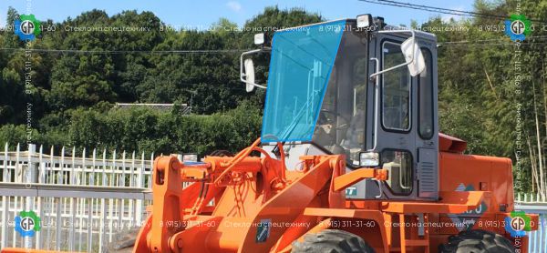 Стекло лобовое центральное (закаленное) для Hitachi LX70