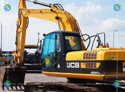 Стекло дверное левое без выреза под форточку (закаленное) для JCB JS 160 (2005 год), JS 180 (2005 год), JS 200 (2005 год), JS 220 (2005 год), JS 330 (2005 год)