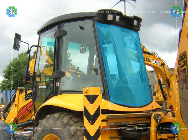 Стекло заднее (закаленное) 827/80148 82780148 827/80310 для JCB 3CX (2003 год), 4CX (2003 год)