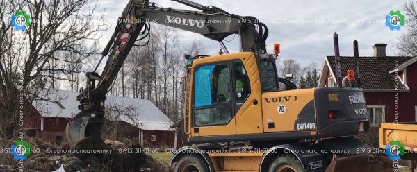 Подвижная форточка ближе к лобовому стеклу (закаленная) для Volvo EC180BLC (2003 год), EC210BLC (2003 год), EC240BLC (2003 год), EC290BLC (2003 год), EC460BLC (2003 год), EW140B (2003 год), EW145B (2003 год), EW160B (2003 год), EW180B (2003 год)