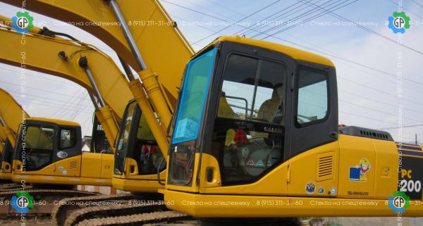 Стекло лобовое верхние (закаленное) для Komatsu PC200-7, PC300-7, PC400-7