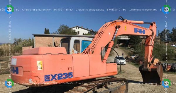 Правое кузовное возле стрелы ближе к лобовому стеклу (закаленное) для Fiat-Hitachi EX165-5, EX255-5, EX355-5