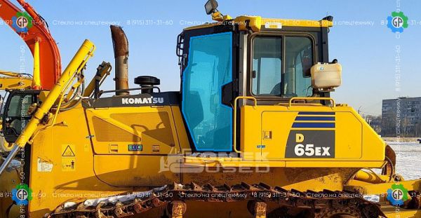 Стекло дверное левое (закаленное) для Komatsu D65 EX-16