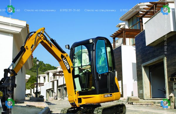 Стекло дверное левое верхние (закаленное) для JCB 8018 CTS