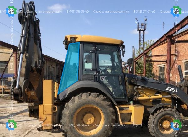 Стекло заднее кузовное правое под вклейку (закаленное) для John Deere 325J