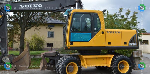 Стекло дверное нижнее левое. voe14508460 для Volvo EC180BLC (2003 год), EC210BLC (2003 год), EC240BLC (2003 год), EC290BLC (2003 год), EC460BLC (2003 год), EW140B (2003 год), EW145B (2003 год), EW160B (2003 год), EW180B (2003 год)