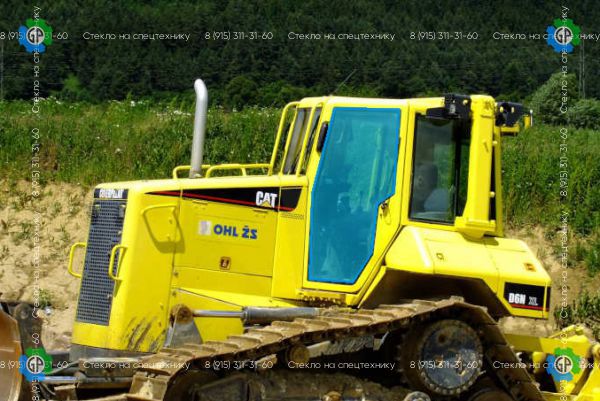 Стекло дверное левое (закаленное) для Caterpillar D6NXL