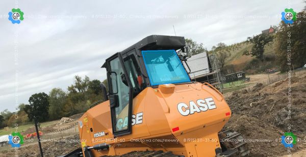 Стекло заднее (закаленное) для CASE 1150K, 1150M