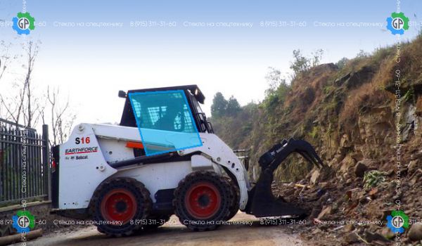 Стекло боковое правое в сбое с рамкой включая форточку (закаленное) для Bobcat S16, S18