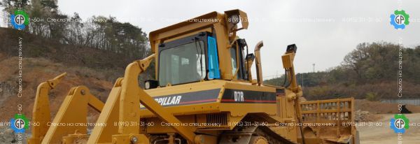 Стекло кузовное левое в резинку (закаленное) для Caterpillar D7R