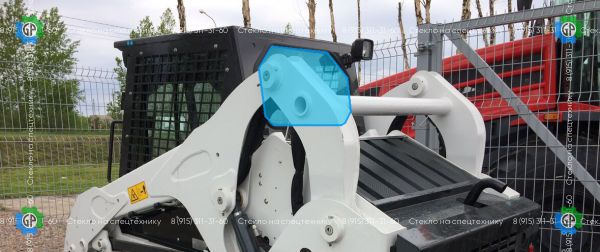 Стекло заднее (закаленное) 7278292 для Bobcat S16, S18
