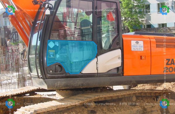 Стекло дверное левое нижнее (закаленное) для Hitachi Zaxis 180 (2011 год), Zaxis 200 (2011 год), Zaxis 210 (2011 год), Zaxis 240 (2011 год), Zaxis 250 (2011 год), Zaxis 270 (2011 год), Zaxis 280 (2011 год), Zaxis 300 (2011 год), Zaxis 330 (2011 год), Zaxis 350 (2011 год), Zaxis 400 (2011 год), Zaxis 470 (2011 год)