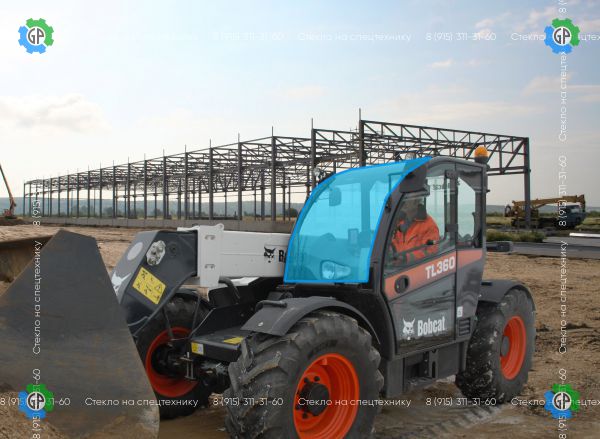 Стекло лобовое (триплекс) 7146748 для Bobcat TL360, TL470