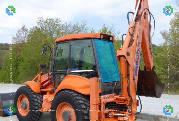 Стекло заднее с шелкографией и отверстиями (закаленное) для Fiat-Hitachi FB100.2, FB200.2