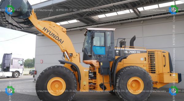 Стекло дверное правое глухое (закаленное) для Hyundai HL770-9s, HL780-9s