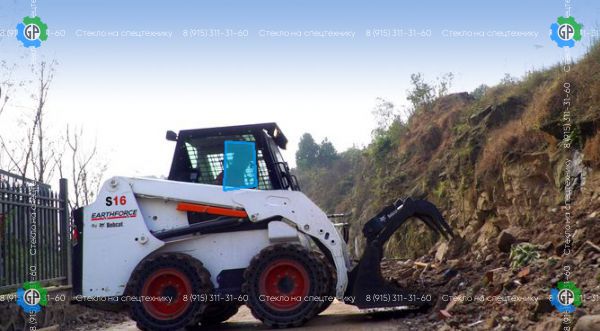 Стекло боковое правое подвижная форточка (закаленное) для Bobcat S16, S18