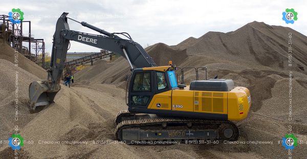 Стекло заднее (закаленное) для John Deere E210LC, E240LC, E260LC, E300LC, E330LC, E360LC