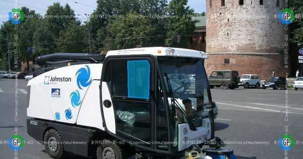 Стекло дверное правое верхние (форточка ближе к лобовому стеклу) (закаленное) для Johnston CN201, CX201