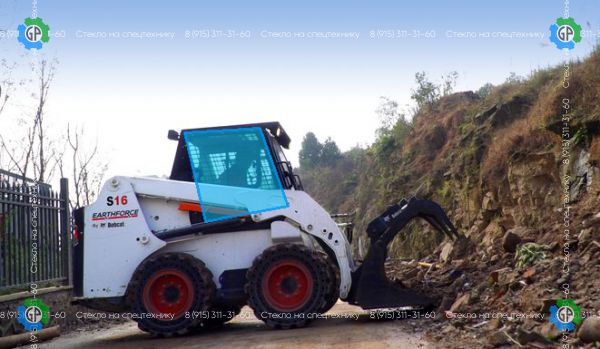 Стекло боковое правое с вырезом под форточку (закаленное) для Bobcat S16, S18