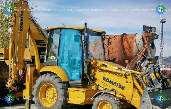 Стекло дверное правое (закаленное)(2 вариант) для Komatsu WB93R-5 (2015 год), WB97R-5 (2015 год)