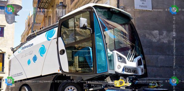 Стекло кузовное правое (ближе к лобовому стеклу) (закаленное) для Johnston C202, CN202, CX202