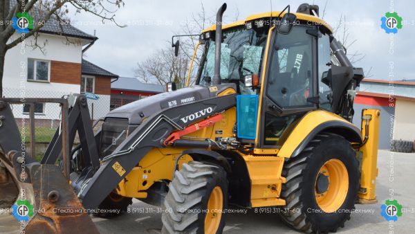 Стекло лобовое нижнее левое с шелкографией (закаленное) для Volvo BL61 (2009 год), BL71 (2009 год)