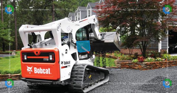 Стекло боковое нижнее левое и правое не подвижное (закаленное) 7261608 для Bobcat T650, T650H, T770