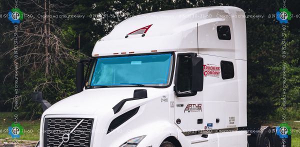 Стекло лобовое для Volvo VNL / VHL USA Размер 2025*730 (1999 год)