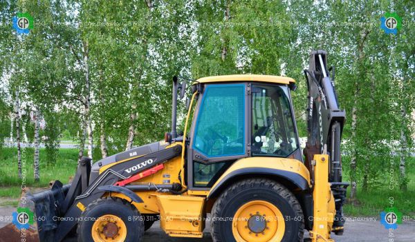 Стекло дверное верхнее левое (закаленное) для Volvo BL61 (2009 год), BL71 (2009 год)