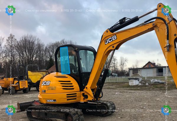 Стекло правое нижнее (закаленное) для JCB 8065 RTS
