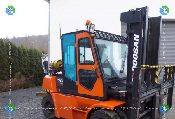 Стекло заднее правое (закаленное) для Doosan D70S-5