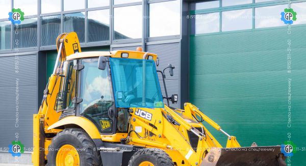 Стекло лобовое верхнее (триплекс) 82780139 827/80139 для JCB 3CX (2003 год), 4CX (2003 год)
