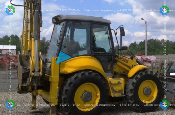 Стекло кузовное заднее правое треугольник (закаленное) 85801630 для New Holland LB115