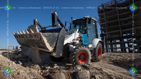 Стекло лобовое нижнее левое (закаленное) для Bobcat B700, B730, B750, B780