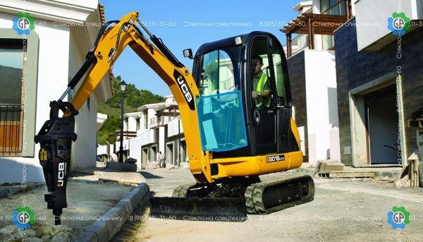 Стекло лобовое нижнее (закаленное) для JCB 8018 CTS