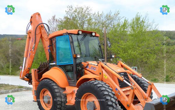 Стекло дверное верхнее правое с отверстиями (закаленное) для Fiat-Hitachi FB100.2, FB200.2