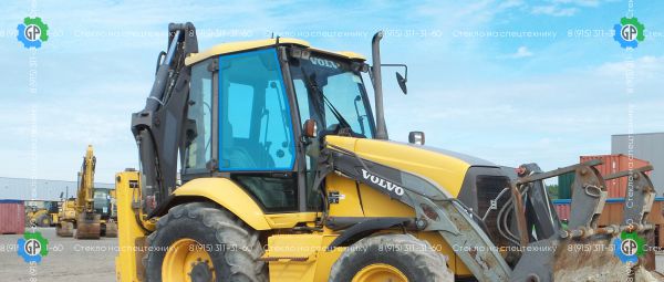 Стекло дверное верхнее правое с шелкографией (закаленное) 15006378 для Volvo BL61 (2003 год), BL71 (2003 год)