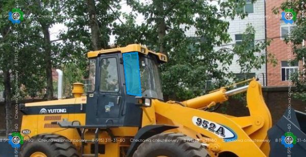 Стекло лобовое правое с отверстиями (закаленное) для Yutong 931A, 952A
