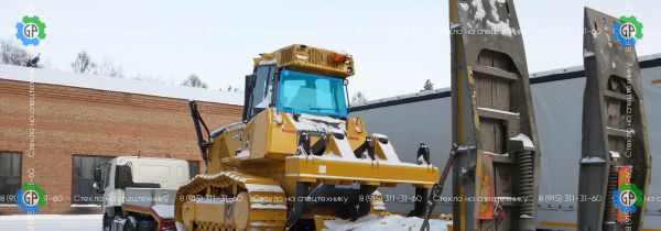 Стекло заднее (закаленное) для John Deere 850J-II