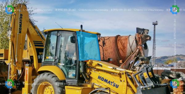 Стекло лобовое верхнее (триплекс)(2 вариант) для Komatsu WB93R-5 (2015 год), WB97R-5 (2015 год)