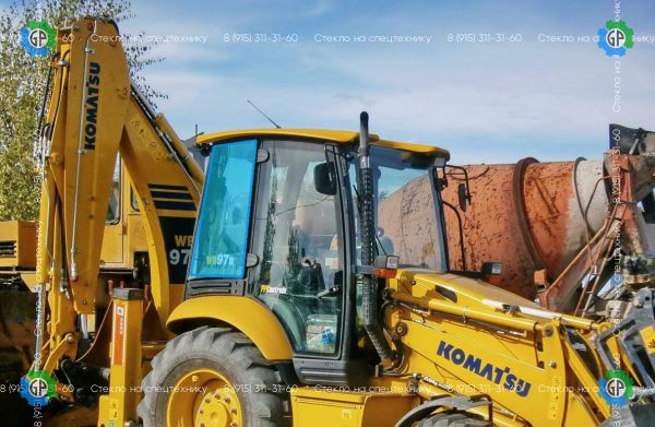 Стекло кузовное заднее левое (закаленное)(1 вариант) для Komatsu WB93R-5 (2015 год), WB97R-5 (2015 год)