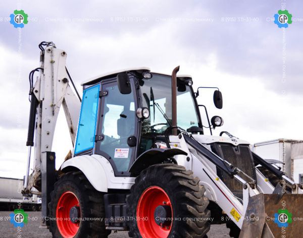 Стекло кузовное заднее правое (закаленное) для Bobcat B700, B730, B750, B780