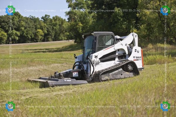 Гусеничный мини-погрузчик Bobcat T750