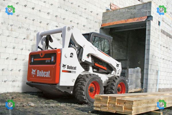 Колёсный мини-погрузчик Bobcat S770