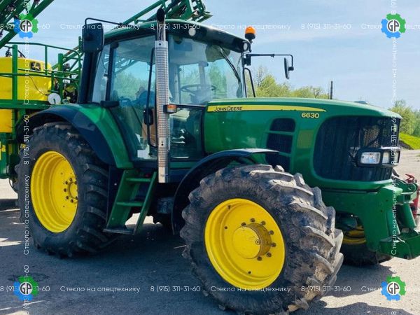 Трактор John Deere 6630