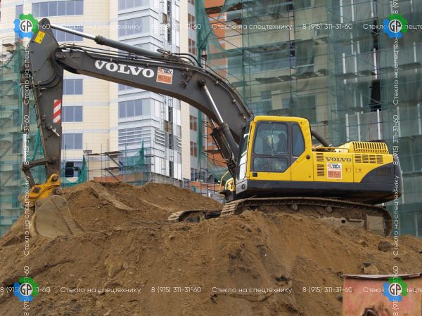 Гусеничный экскаватор Volvo EC290BLC (2003 год)