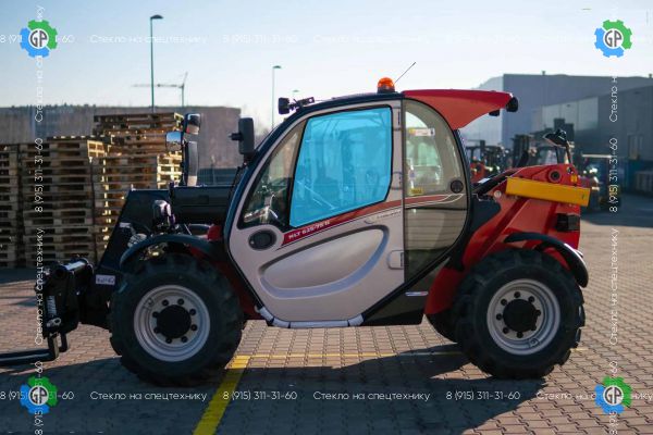 Стекло двери верхнее для Manitou MLT 625