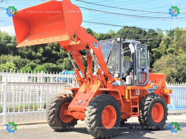 Колёсный погрузчик Hitachi LX70