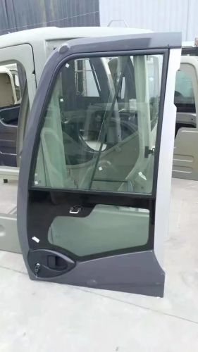 4684849 Дверь для Hitachi, серия 3 для Hitachi Zaxis 180W (2003 год), Zaxis 210 (2005 год), Zaxis 300 (2005 год)