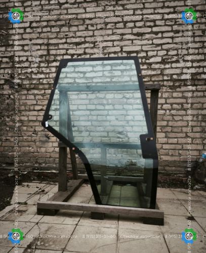 Стекло двери правой для Massey Ferguson 5400(5425 5435 5445 5455 5460 5465 5470), 6400(6445 6455 6460 6465 6470 6475 6480 6485 6490 6495 6497 6499), 7400(7465 7475 7480 7485 7490 7495), 8400 (8450 8460 8470 8480)